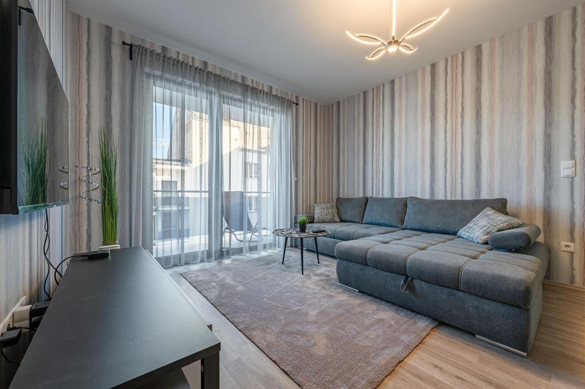 With Garage And Balcony In Center * Будапешт