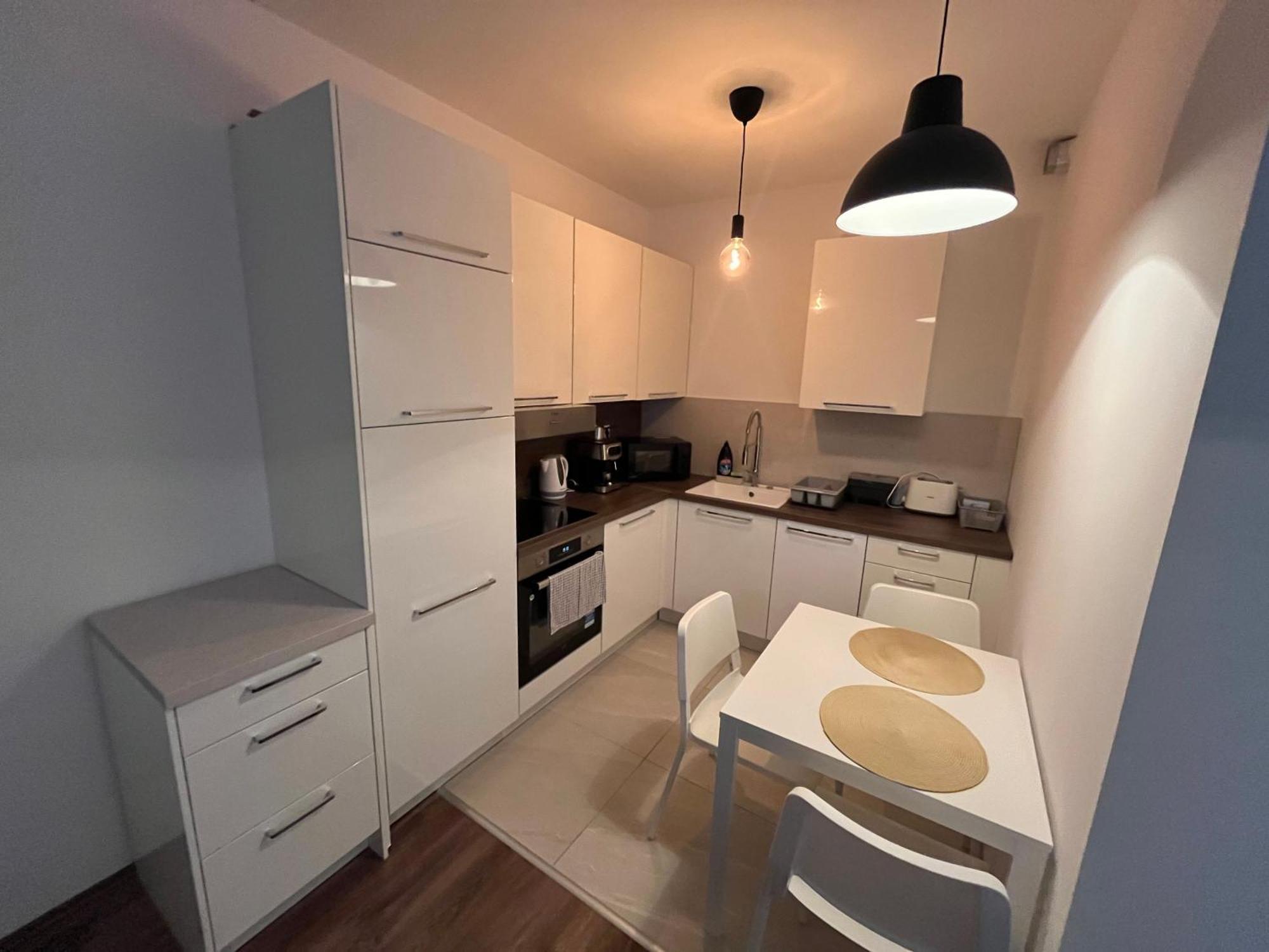 With Garage And Balcony In Center Apartamento